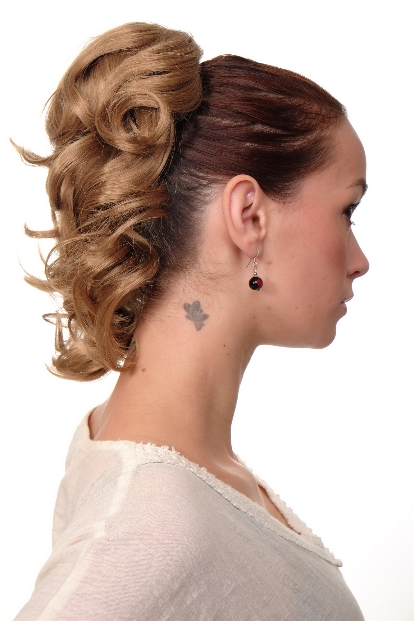 Ponytails, dark blonde, wavy, shoulder-length