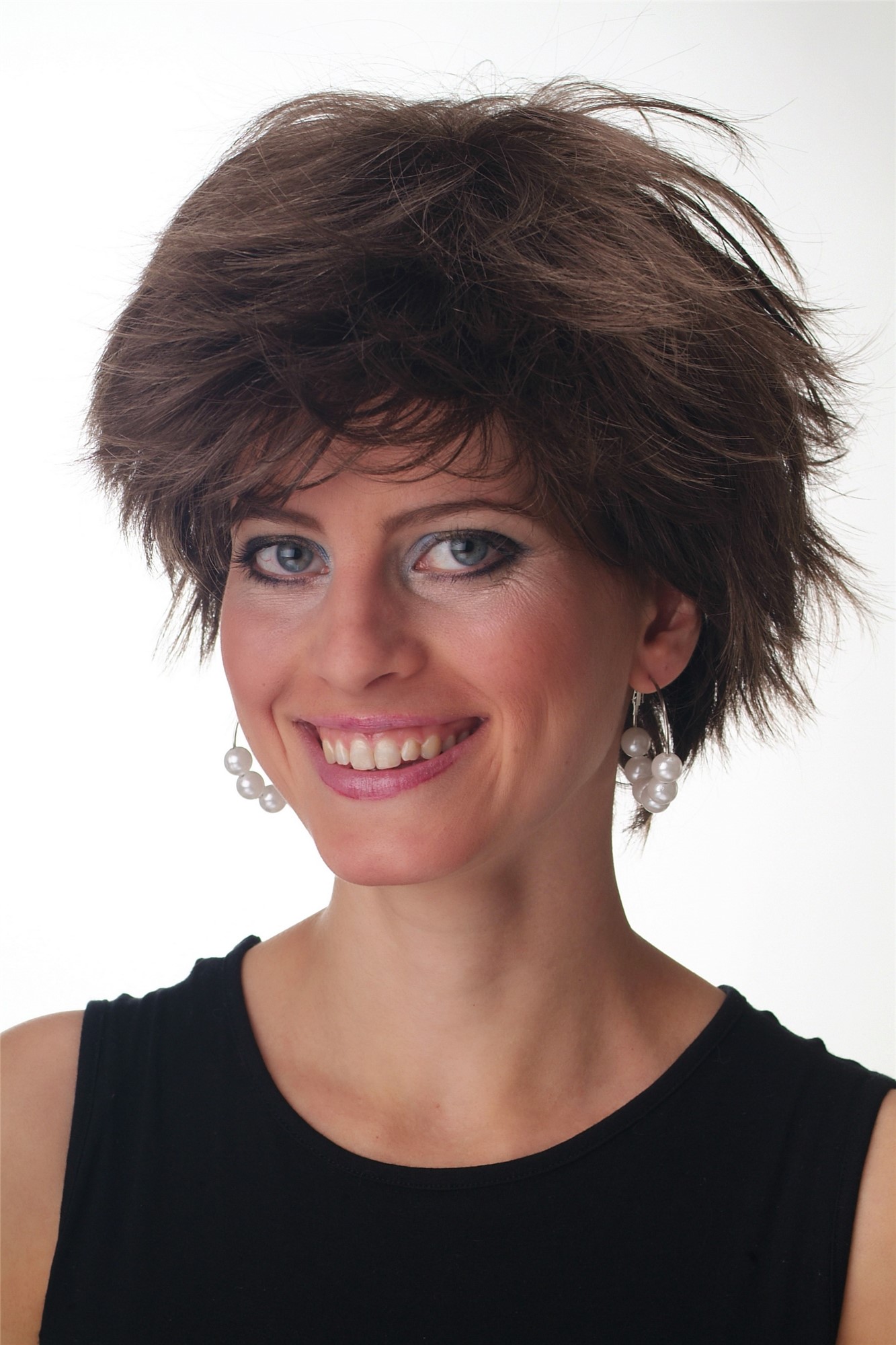 hochwertige Qualitätsperücken, Perücke kurz wild voluminös braun GFW1843-8, Vorderansicht, WIG ME UP: Ihr Perücken Online Shop wellige Tressen-Perücke Dunkel-Aschbraun kurze Haare für Unisex