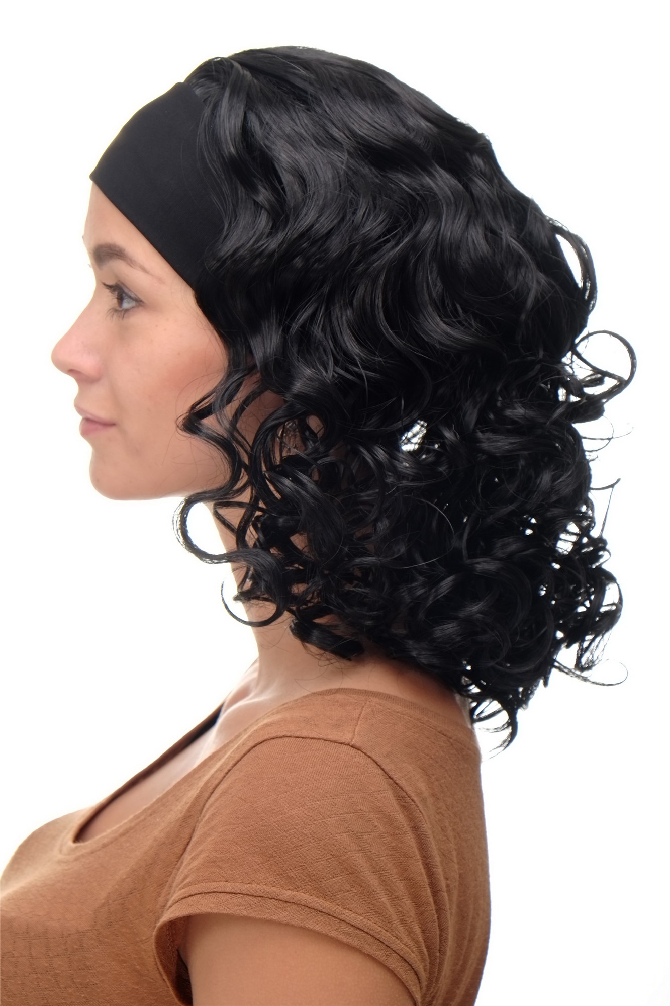 hochwertige Qualitätsperücken, Perücke Stirnband Samtschwarz Locken Schulterlang BRO-704-1B, Vorderansicht, WIG ME UP: Ihr Perücken Online Shop lockige Tressen-Perücke mit Stirnband Samtschwarz schulterlange Haare für Damen