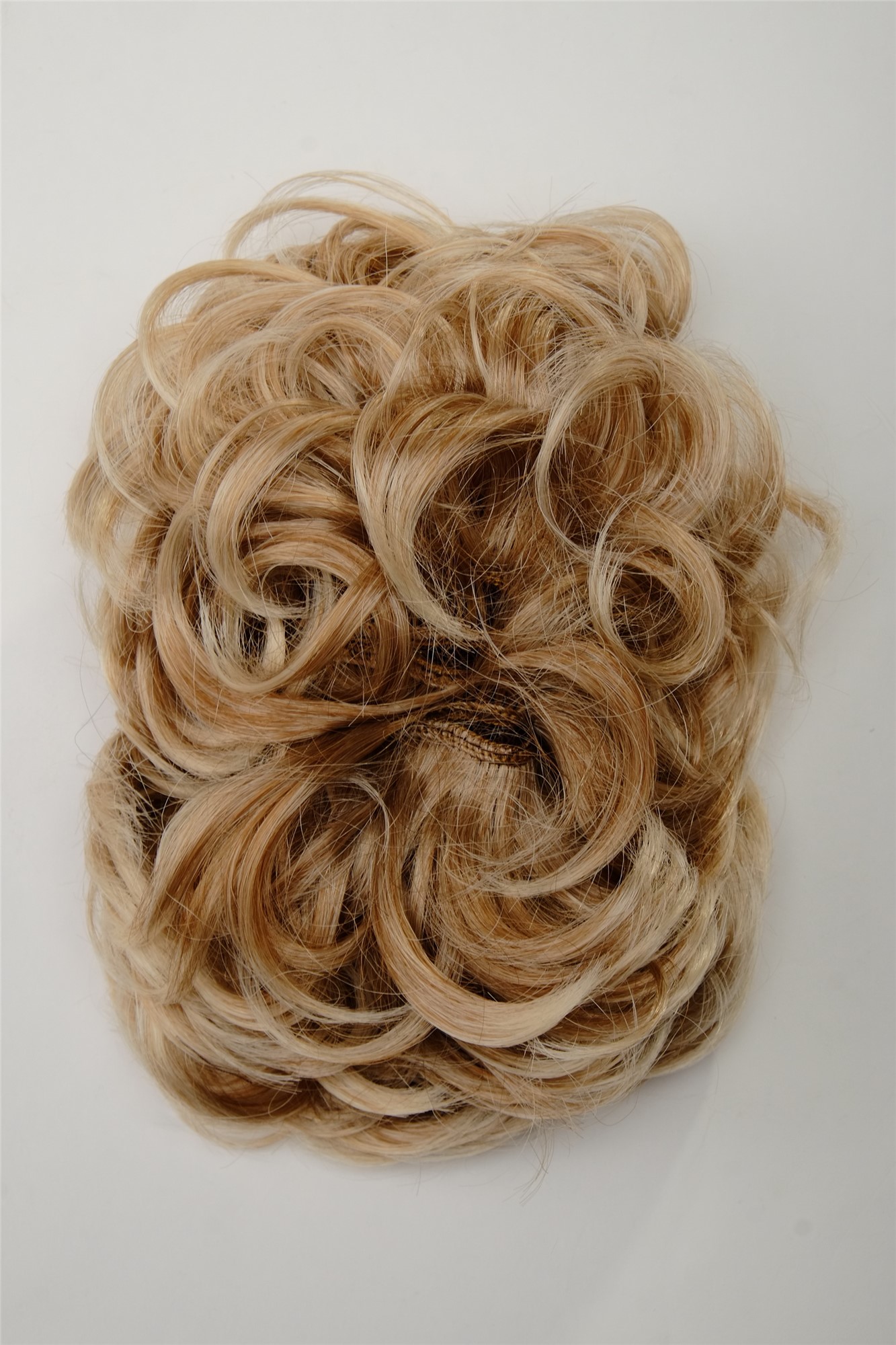 Dutt Locken Volumen Zopf kurz Blond Mix Q0147-27T613, Ansicht 5, WIG ME UP: Ihr Perücken Online Shop lockiger Dutt Haarteil Blond-Mix