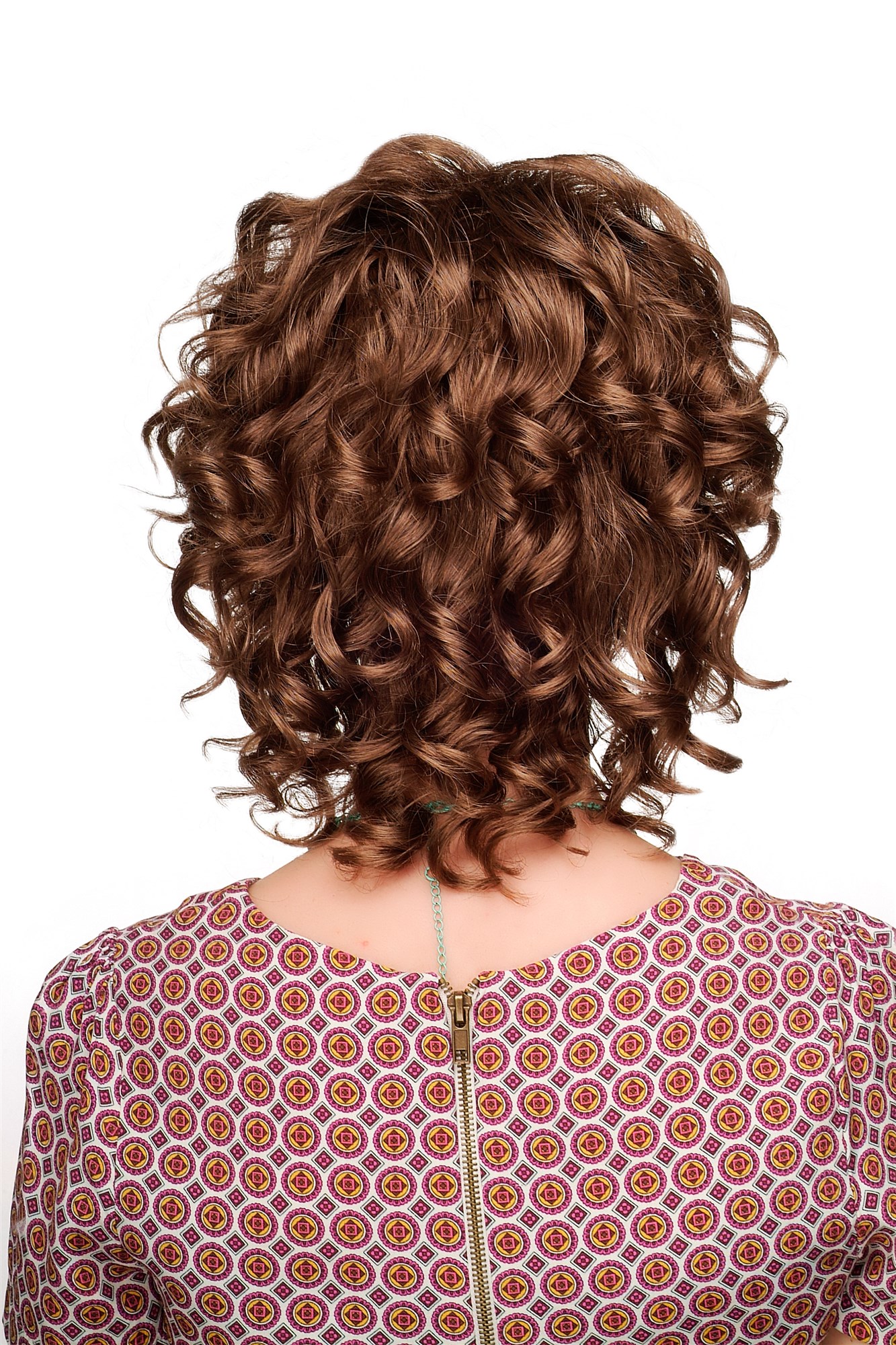 hochwertige Qualitätsperücken, Perücke 60er Jahre Retro-Style Locken Braun Brünett-Mischung CM-233-10T18T, Ansicht 4, WIG ME UP: Ihr Perücken Online Shop lockige Tressen-Perücke mit Kopfhaut-Imitat Mittelbraun-Mittelbraun-Mix schulterlange Haare für Damen