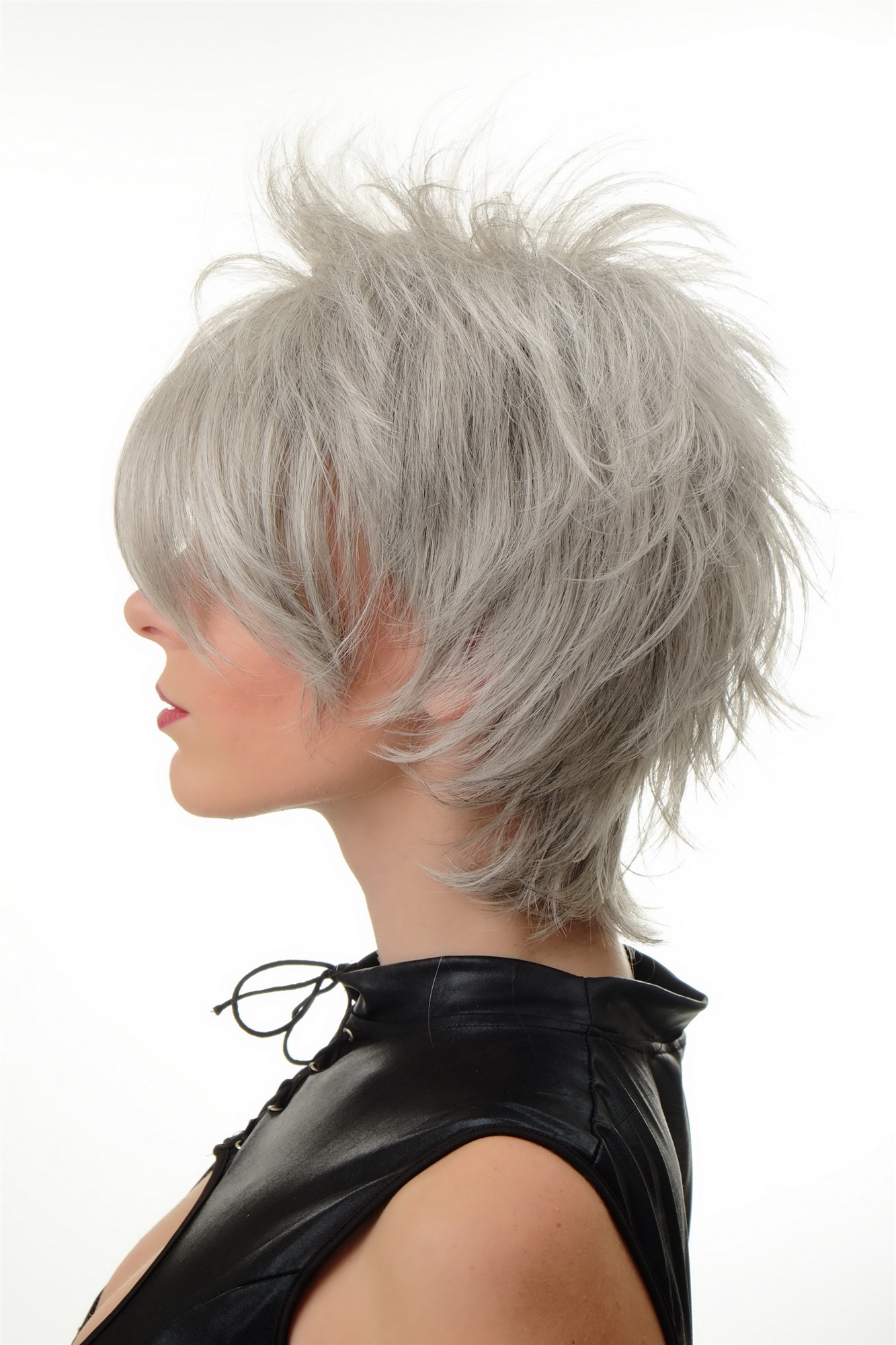 hochwertige Qualitätsperücken, Perücke Kurz Wilde Strähnen Wave 80er Hellgrau Grau BLUE144-51, Ansicht 2, WIG ME UP: Ihr Perücken Online Shop wellige Tressen-Perücke Silbergrau mit geringem Schwarzanteil kurze Haare für Damen