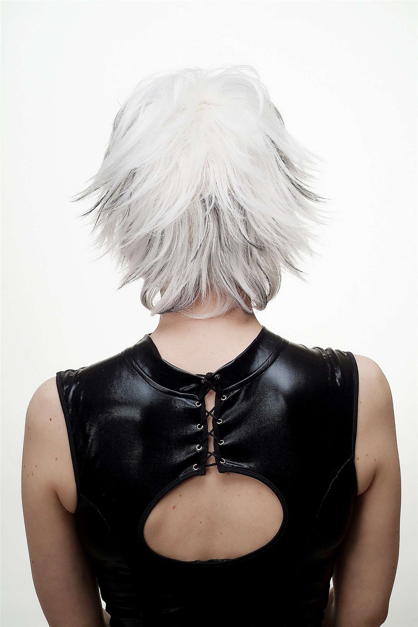hochwertige Qualitätsperücken, Perücke Cosplay Weiß Schwarz SA069-1001H1B, Ansicht 4, WIG ME UP: Ihr Perücken Online Shop wellige Tressen-Perücke Weiß-Schwarz-Mix kurze Haare für Damen
